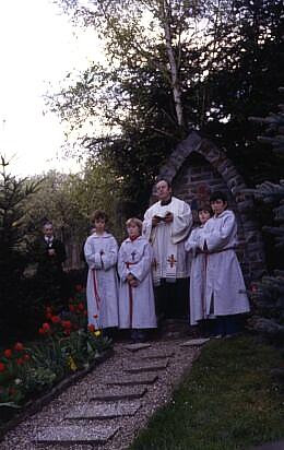 Pastor Meidt am Bildstock (1982)